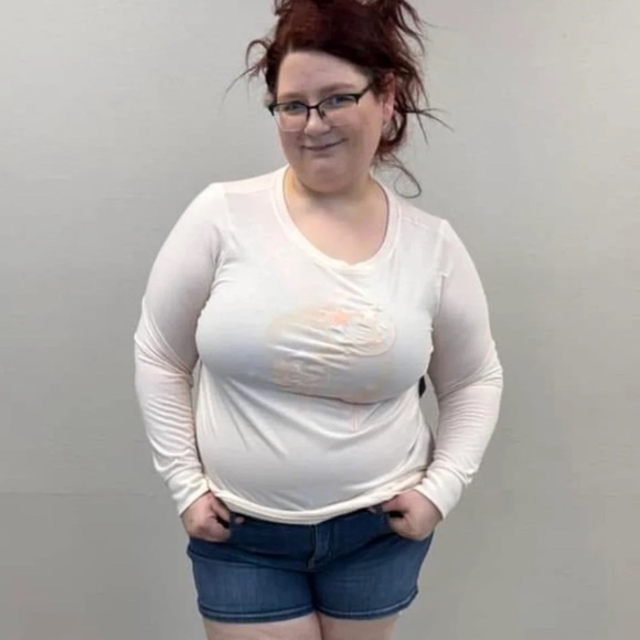 Torrid Embroidered Pink Smiley Face Tee - New - Size 2 (18/20) - Picture 2 of 5